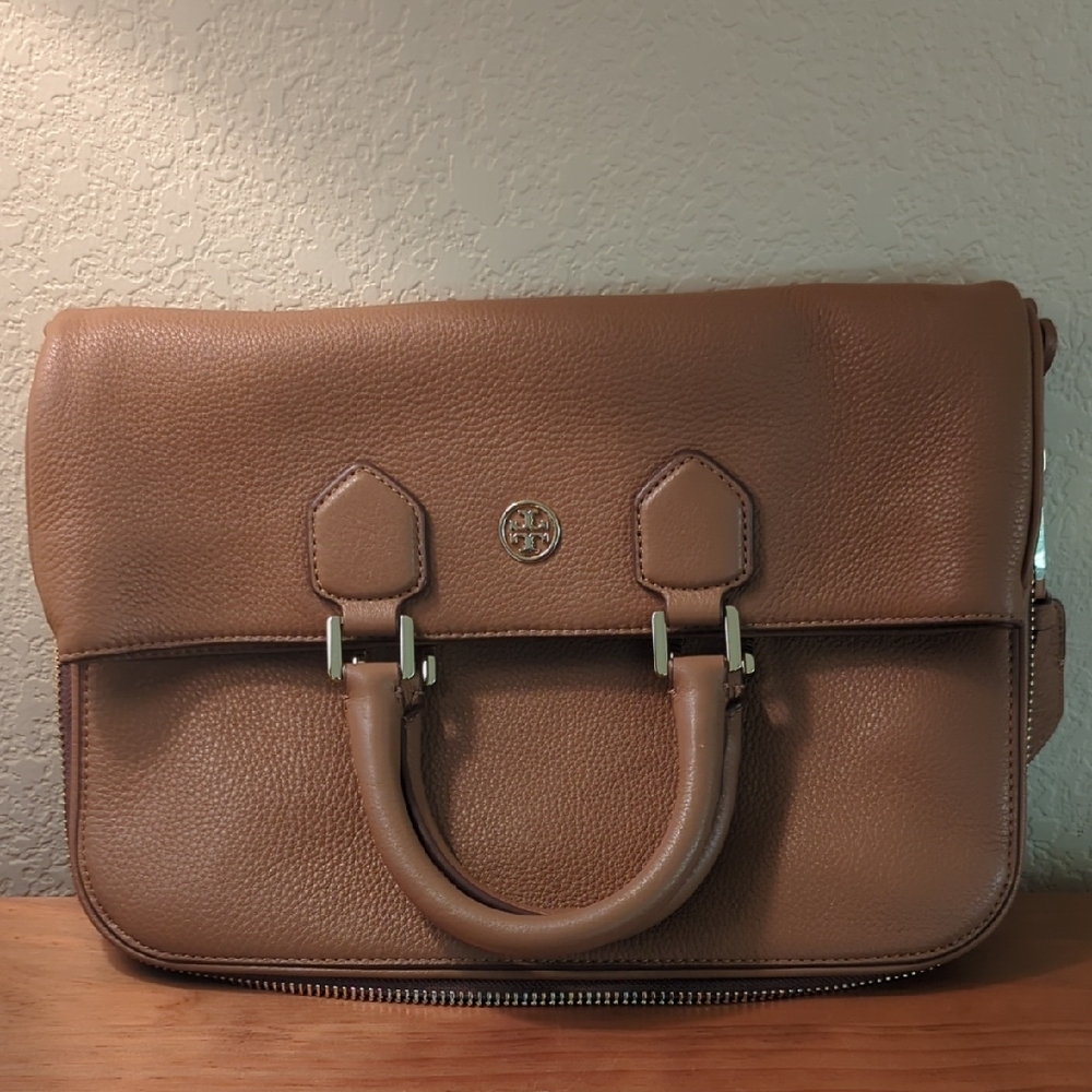 Tory Burch Robinson Pebbled Fold-Over Leather Messenger Bag - Picture 2 of 9